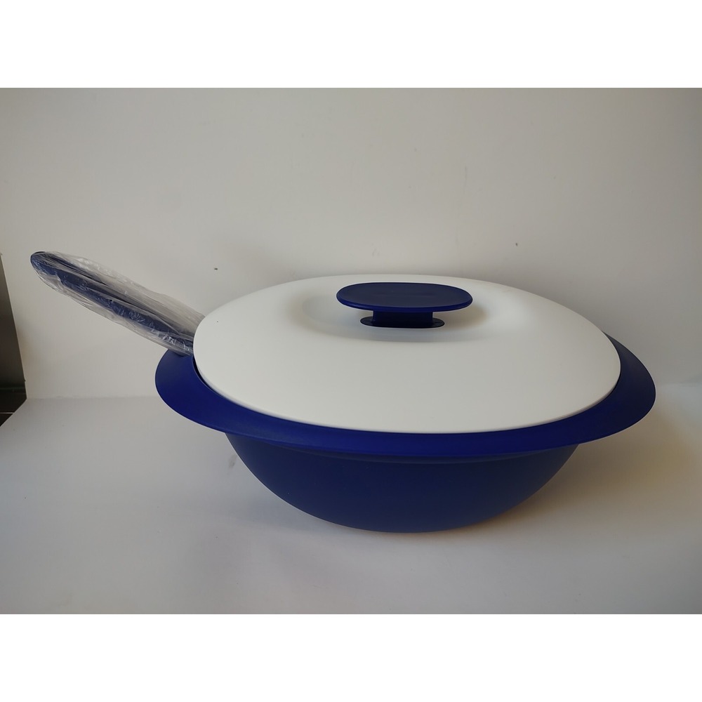 Tupperware Everyday Essentials serving container soup blue white 1.8 L 7 1/2 cup
